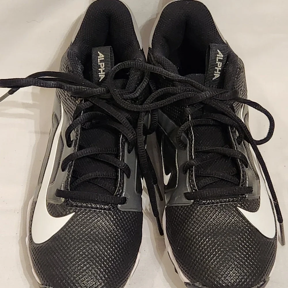 Nike‎ Alpha Youth Size 4.5Y Black Gray Cleats FQ4012-001